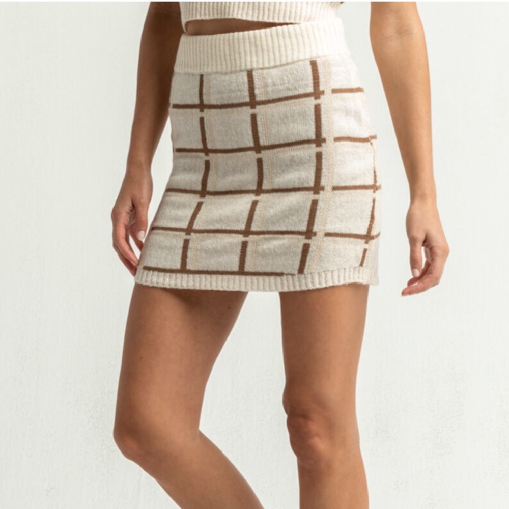 West of Melrose Plaid You Came Sweater Skirt Set - Picture 9 of 13